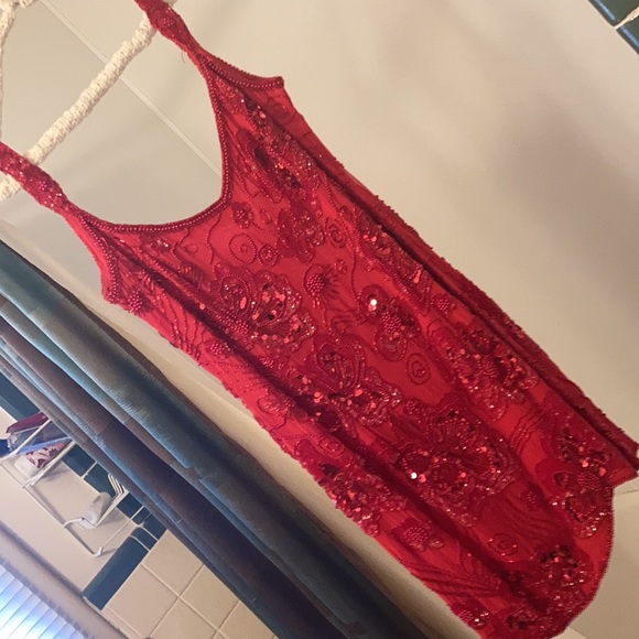 Red dress - Picture 2 of 4